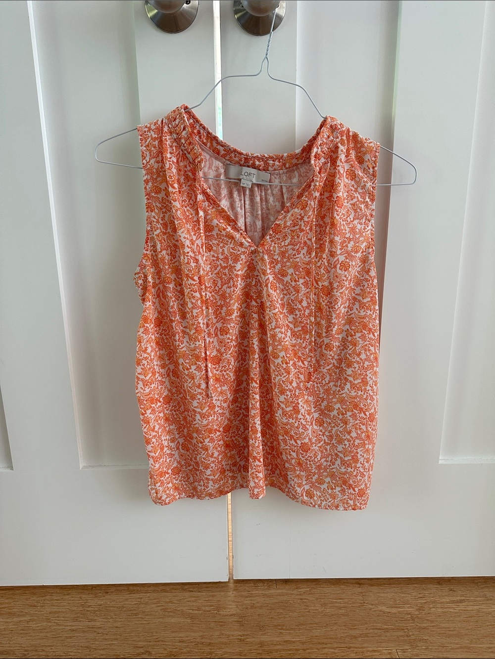 LOFT Orange Floral V-Neck Sleeveless Camisole